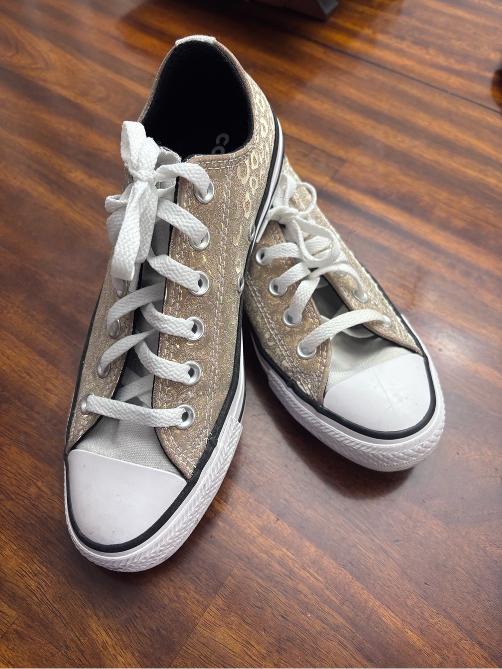 Converse Metallic Gold Low-Top Leopard Print Sneakers-Women sz:8 New,never worn